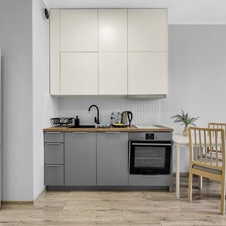 Wlochy Klinkierowa Comfort Apartment Varsó Kültér fotó