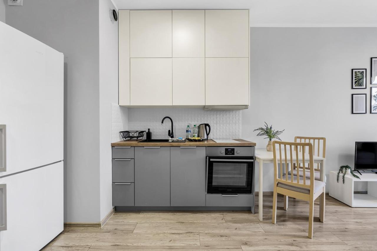 Wlochy Klinkierowa Comfort Apartment Varsó Kültér fotó