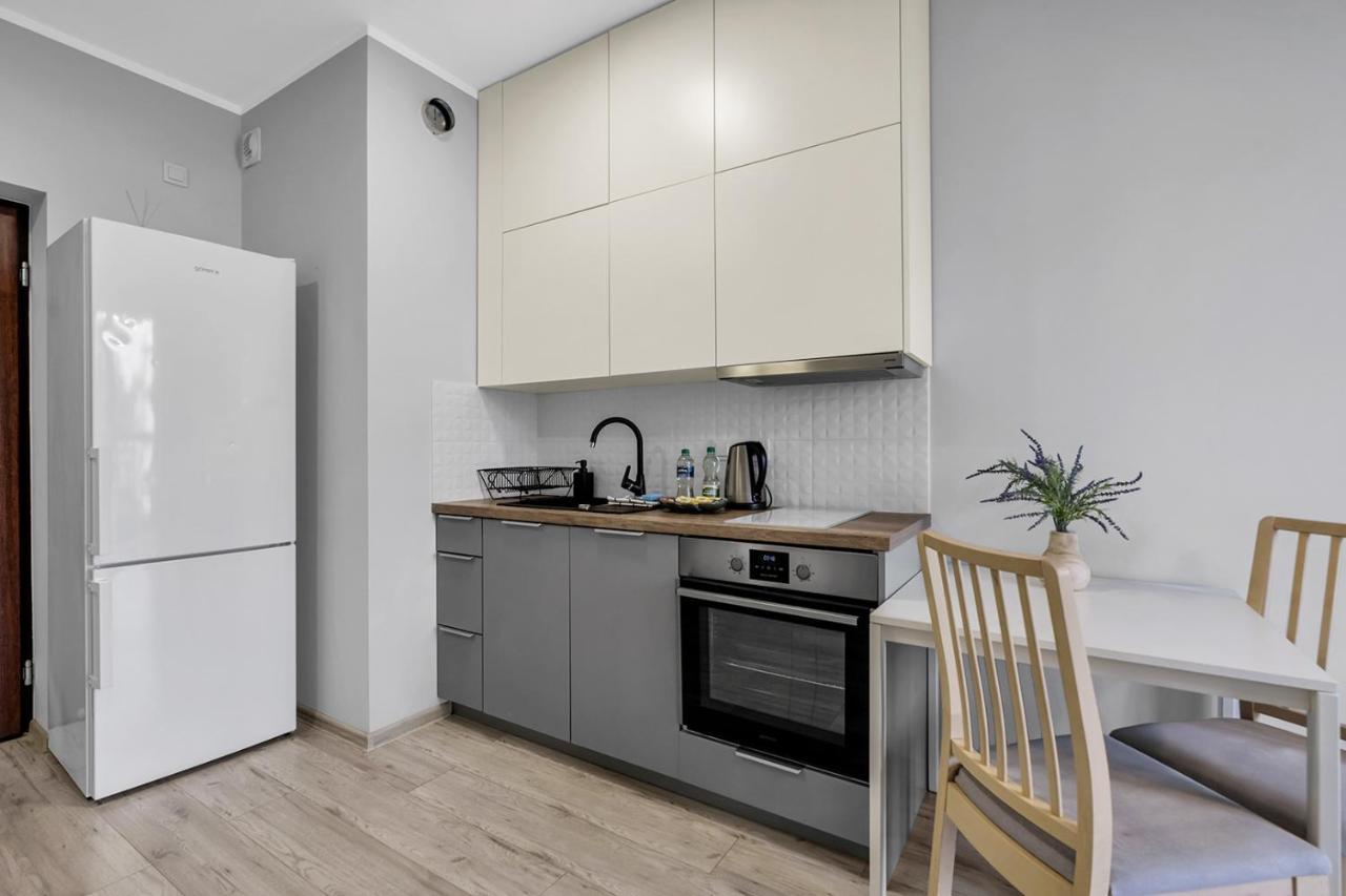 Wlochy Klinkierowa Comfort Apartment Varsó Kültér fotó