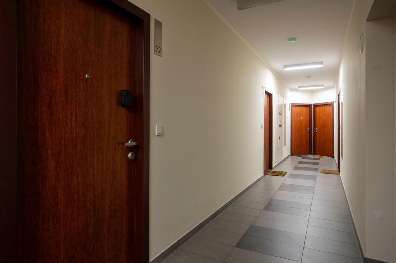Wlochy Klinkierowa Comfort Apartment Varsó Kültér fotó